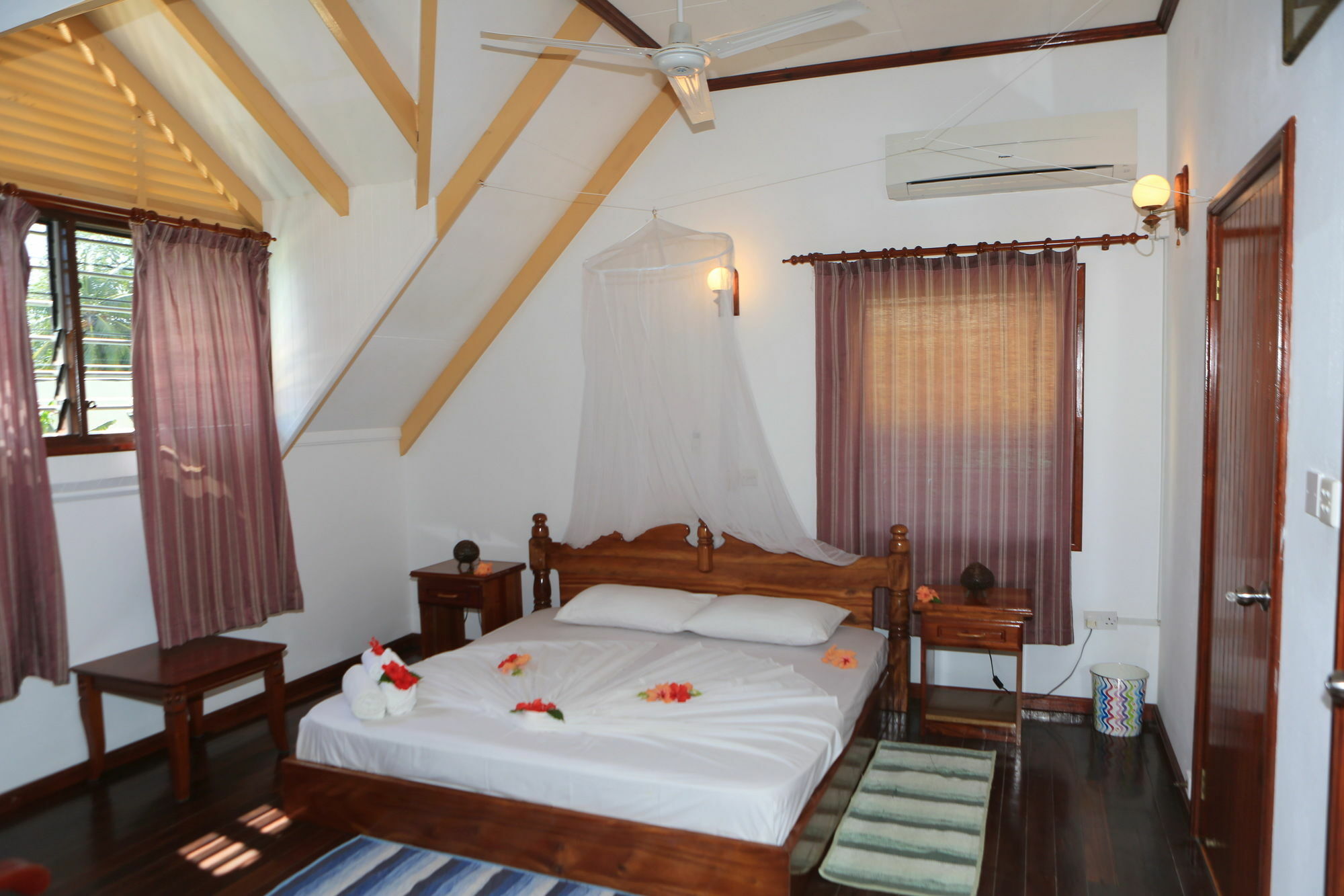 Chalet D Anse Reunion La Digue Εξωτερικό φωτογραφία